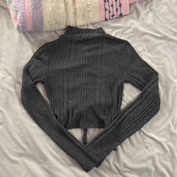 Fashion nova lace up crop top - Picture 3 of 3